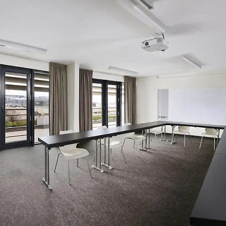 Hotel Park By Radisson Airport 4*