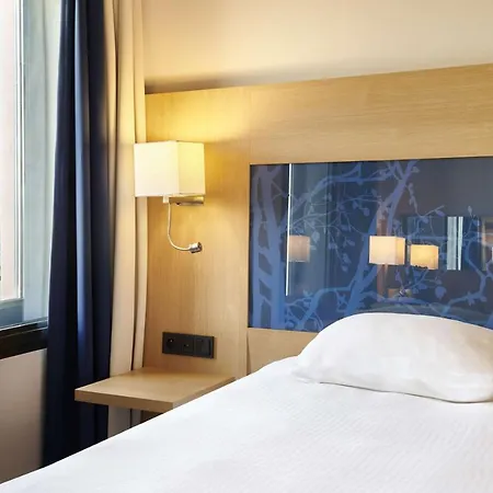 Hotel Park By Radisson Airport 4*