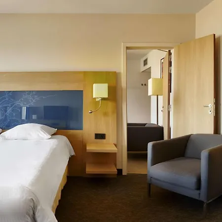 Park By Radisson Liege Airport Hotel 4*