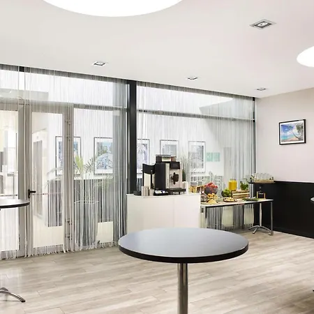 Park By Radisson Liege Airport Hotel 4*