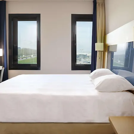 Park By Radisson Liege Airport Hotel